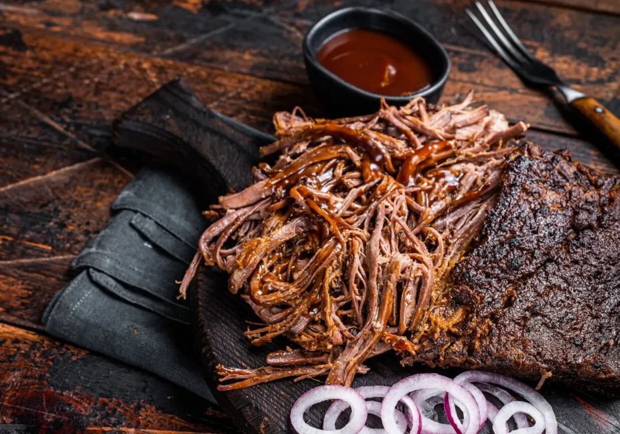Jak zrobić szarpaną wołowinę - proste przepisy na idealne danie