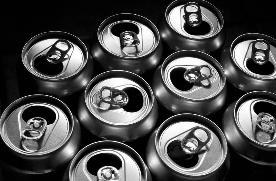 Puszki po piwie gdzie wyrzucać? Oto, co musisz wiedzieć!